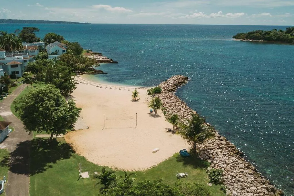 Palm Point Villa Negril - Townhouse Steps From The Beach! 0*,  جامايكا