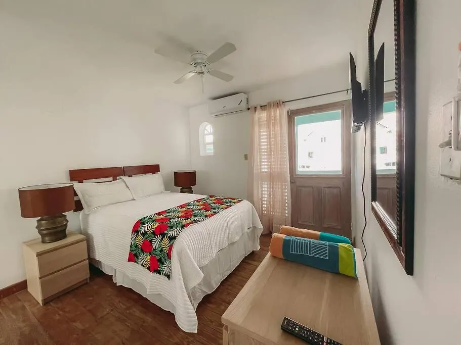 Palm Point Villa Negril - Townhouse Steps From The Beach!