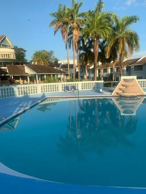 شقة Palm Point Villa Negril - Townhouse Steps From The Beach!
